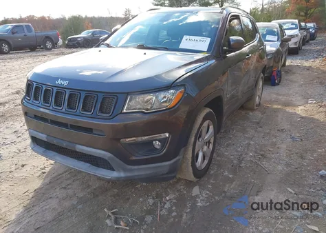 2021 Jeep Compass Latitude 4X4 z USA, uszkodzony, nr VIN 3C4NJDBB5MT547900